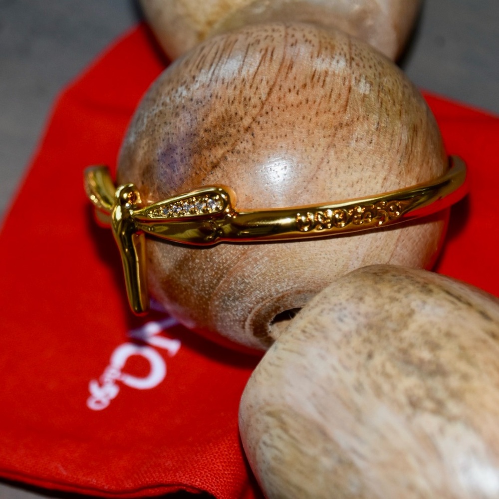 UNO de 50 Gold Dragonfly Cuff Bracelet with Crystal Wings - Picture 11 of 12